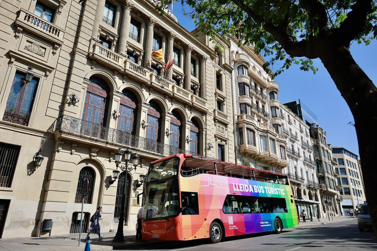 BUS TURÍSTIC