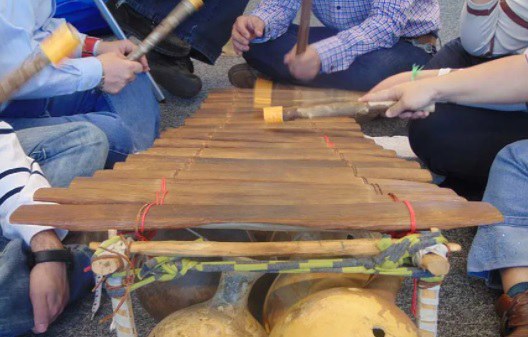 CONCERTS I ESPECTACLES · ESCOLTA LA NOSTRA MÚSICA!