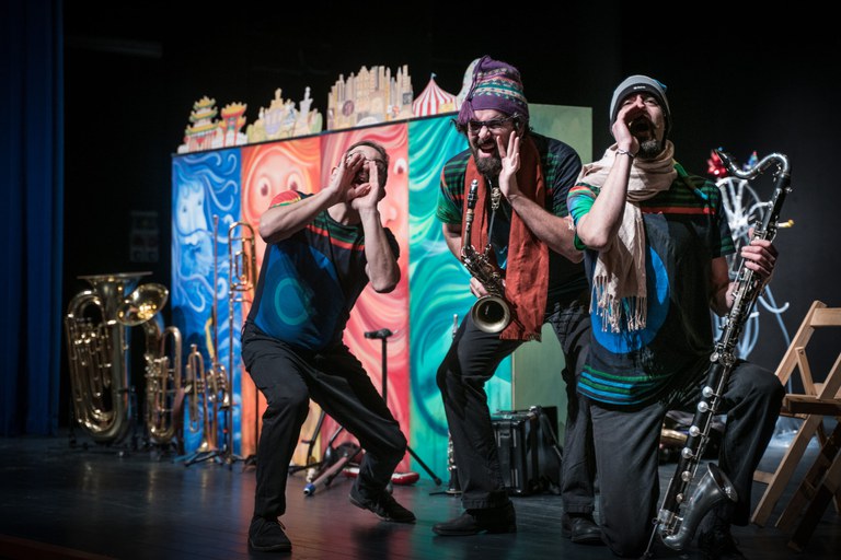 ESPECTACLE FAMILIAR · LA VENTOLERA