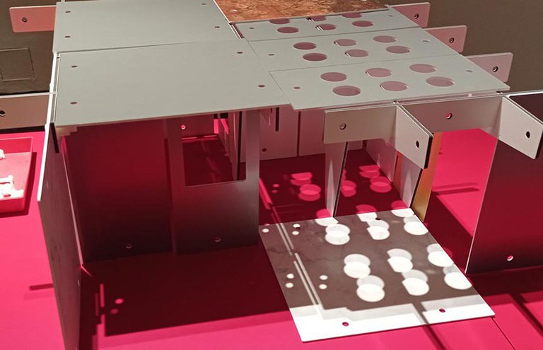 TALLER · MOBLES GRANS, ARQUITECTURES PETITES