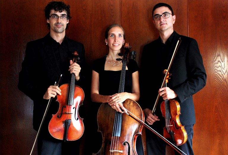 CONCIERTO · TRIO ORFEU