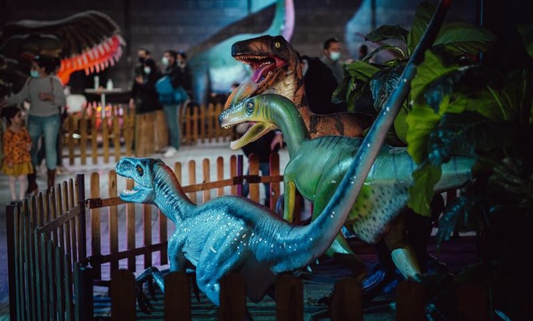 DINOSAURS TOUR