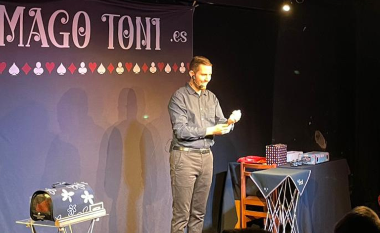 ESPECTÁCULO FAMILIAR · ¡1,2,3 MAGIA!