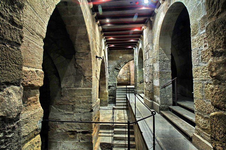 RESTOS ARQUEOLÓGICOS DEL PALACIO DE LA PAERIA